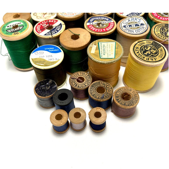 Vintage Thread On Wooden Spools Lot Of 24 Large And 8 Small Spools - Picture 4 of 11